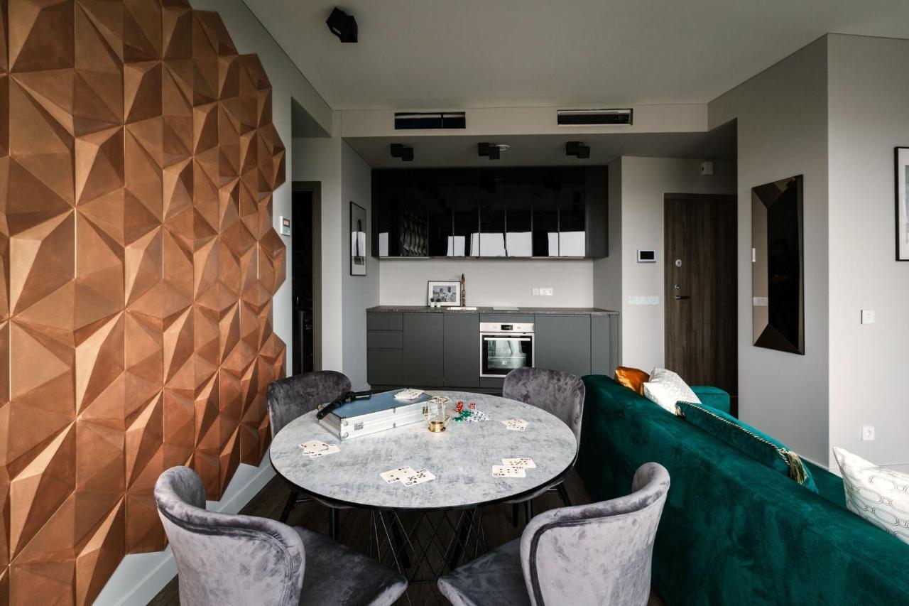 Brand New James Bond City Center Vilnius Bagian luar foto